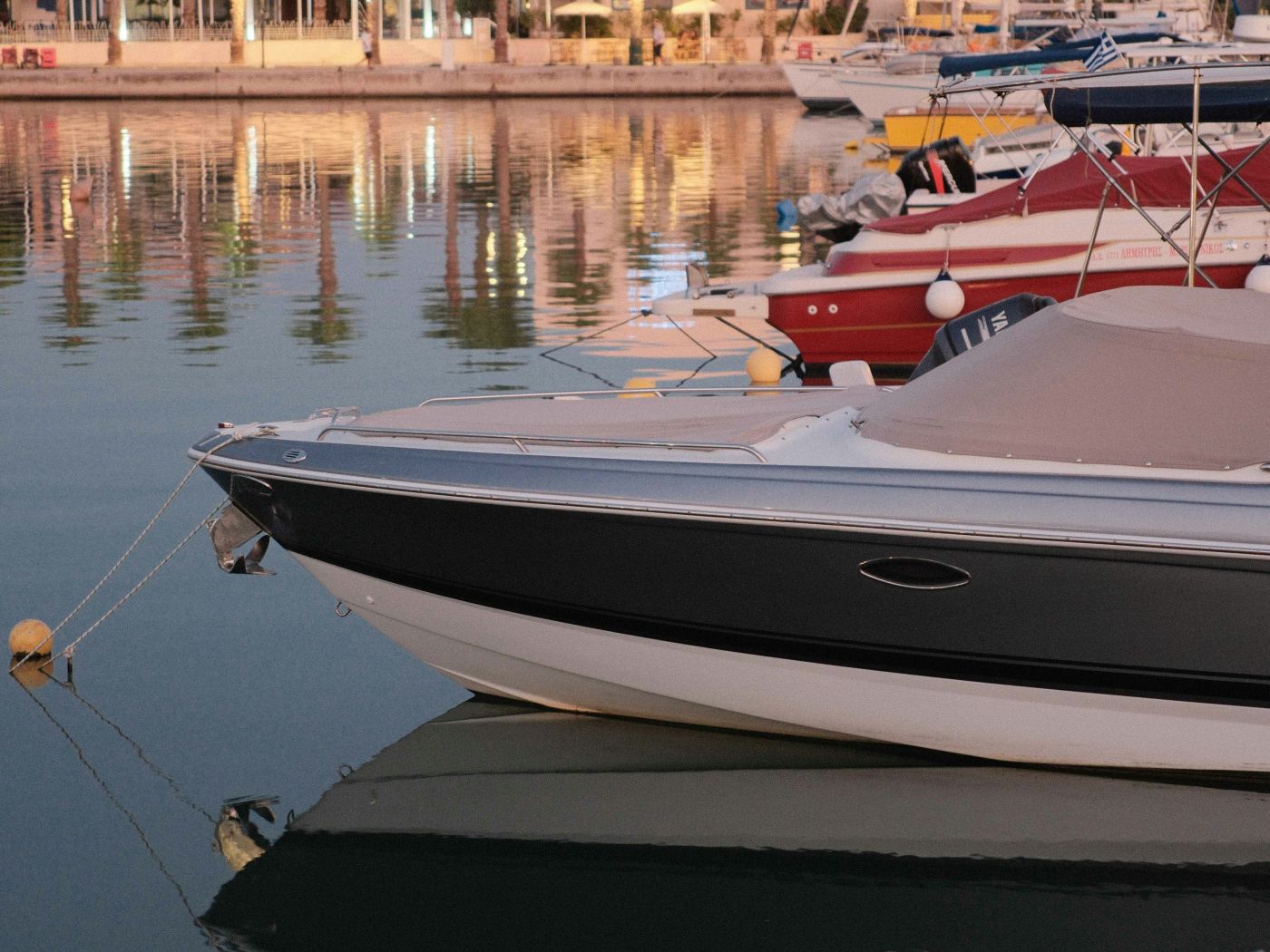 ENGINEER TALKS Ep.21: Tamaño de bisagras marinas para puertas y escotillas pesadas: cargas, movimiento y montaje
