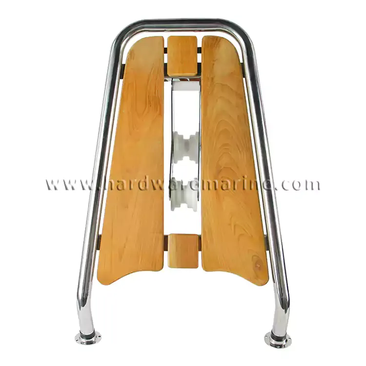 Escalera plegable de madera de teca con plataforma de acero inoxidable